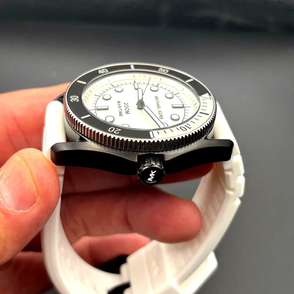 Michael Kors MK9159 Maritime 42mm White Silicone Strap Mens Dive Style Watch NIB - Picture 8 of 17